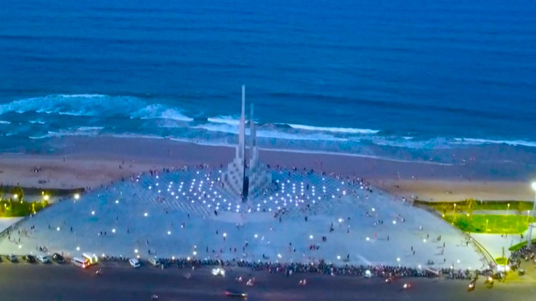 Quảng trường Tháp Nghinh Phong vinh dự đạt được giải thưởng World’s Leading City Monuments 2023 (Công trình du lịch thành phố hàng đầu thế giới năm 2023). Quảng trường Tháp Nghinh Phong vinh dự đạt được giải thưởng World’s Leading City Monuments 2023 (Công trình du lịch thành phố hàng đầu thế giới năm 2023).