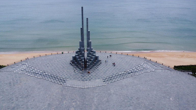 Quảng trường Tháp Nghinh Phong thành phố Tuy Hòa, Phú Yên. Quảng trường Tháp Nghinh Phong thành phố Tuy Hòa, Phú Yên.