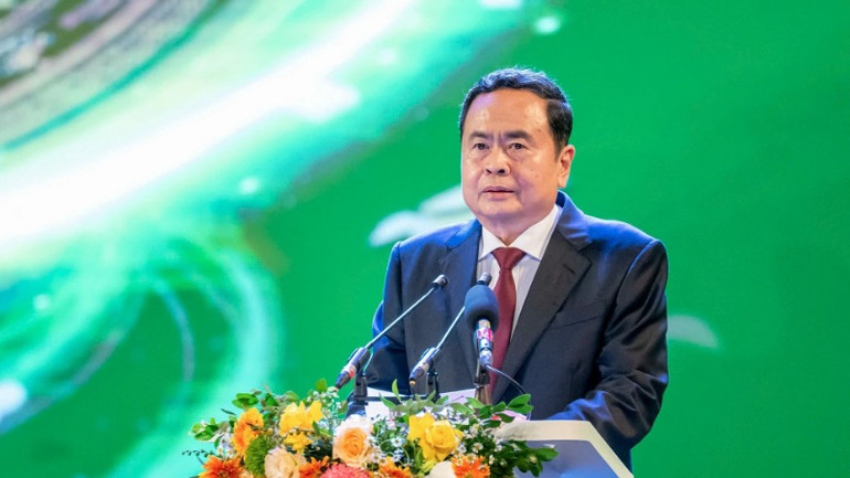 Đồng chí Trần Thanh Mẫn, Ủy viên Bộ Chính trị, Chủ tịch Quốc hội nước Cộng hòa xã hội chủ nghĩa Việt Nam nhiệt liệt biểu dương, ghi nhận, đánh giá cao sự nỗ lực, cố gắng và những thành tích đạt được của Hội Nông dân Việt Nam, của mỗi cán bộ, hội viên nông dân, hợp tác xã nông nghiệp của cả nước, đặc biệt là các cá nhân, tập thể được vinh danh.