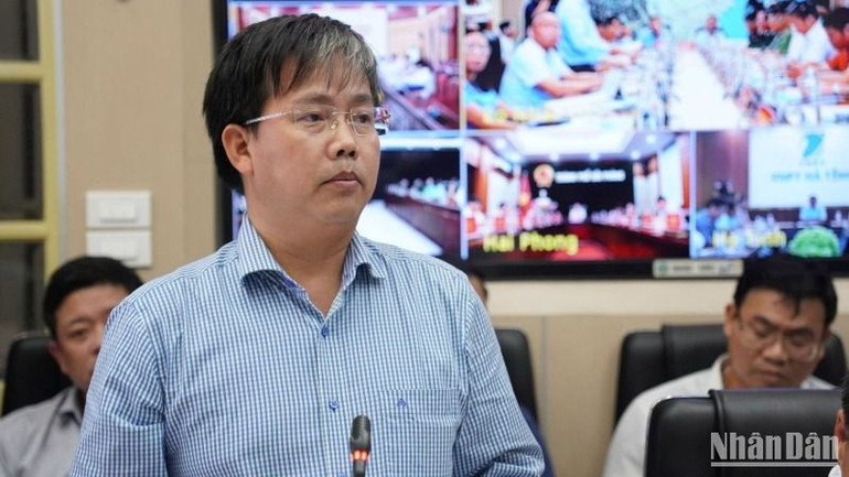 Ông Mai Văn Khiêm, Giám đốc Trung tâm Dự báo Khí tượng Thủy văn quốc gia đánh giá, đặc điểm của cơn bão này là hoàn lưu rất rộng từ thành mắt bão bên trong ra phía ngoài lên đến 500-600km.