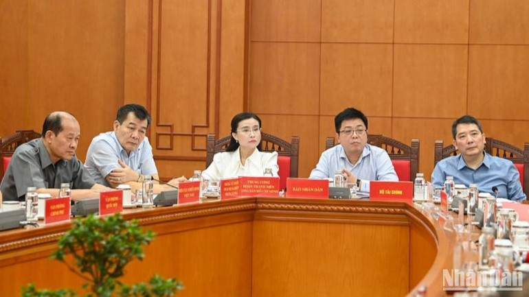 Các đại biểu dự cuộc họp. (Ảnh: DUY LINH)