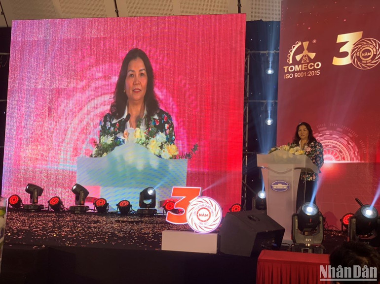 Bà Trần Thị Phương Lan, Quyền Giám đốc Sở Công thương Hà Nội khẳng định lợi thế của các doanh nghiệp là thời gian cung cấp, dịch vụ chăm sóc khách hàng. Bà Trần Thị Phương Lan, Quyền Giám đốc Sở Công thương Hà Nội khẳng định lợi thế của các doanh nghiệp là thời gian cung cấp, dịch vụ chăm sóc khách hàng.