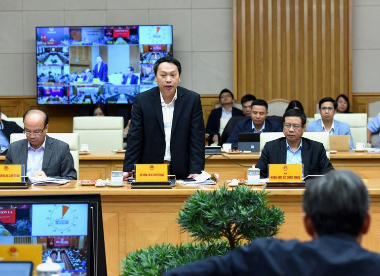 Đại diện lãnh đạo Bộ Thông tin và Truyền thông phát biểu. Đại diện lãnh đạo Bộ Thông tin và Truyền thông phát biểu.