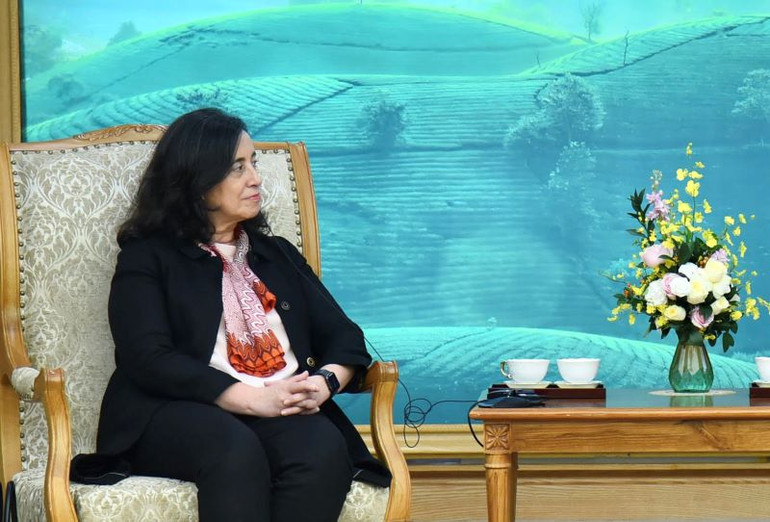 Bà Manuela Ferro, Phó Chủ tịch phụ trách khu vực Đông Á-Thái Bình Dương của Nhóm Ngân hàng Thế giới phát biểu tại buổi tiếp.