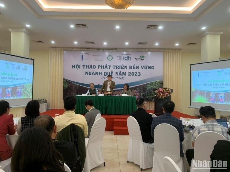 Ông Triệu Văn Lực - Phó Cục trưởng Cục Lâm nghiệp (Bộ Nông nghiệp và Phát triển nông thôn) - cho rằng tiềm năng lợi thế của ngành quế chưa phát huy tương xứng.