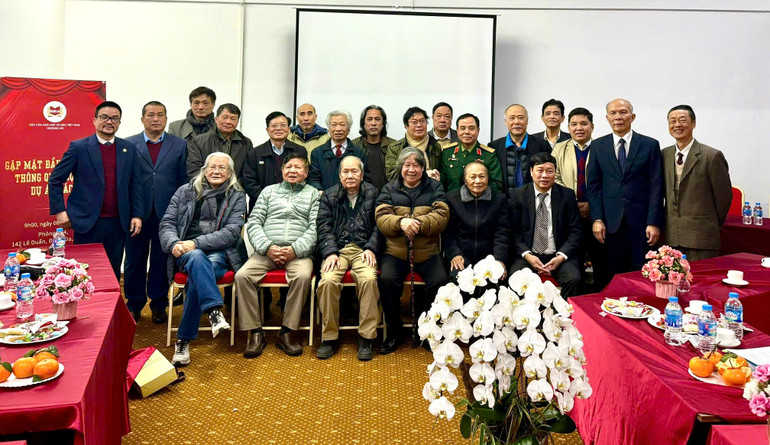 Hội đồng biên soạn các dự án sách.