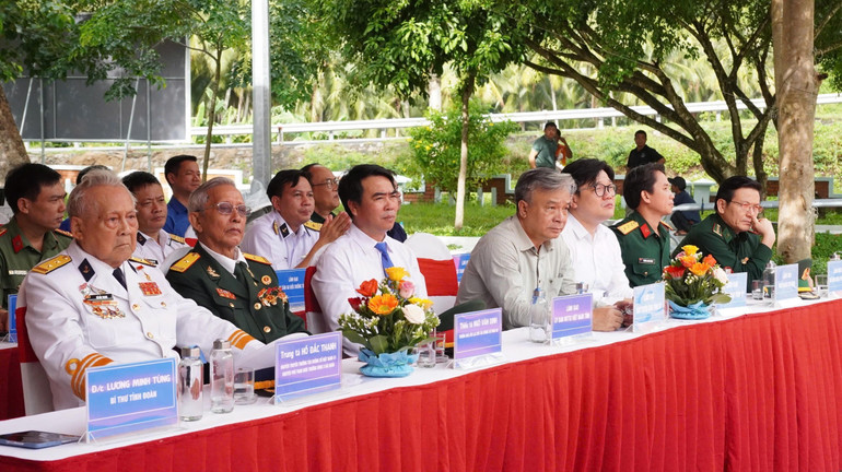 Các đại biểu dự Chương trình. Các đại biểu dự Chương trình.