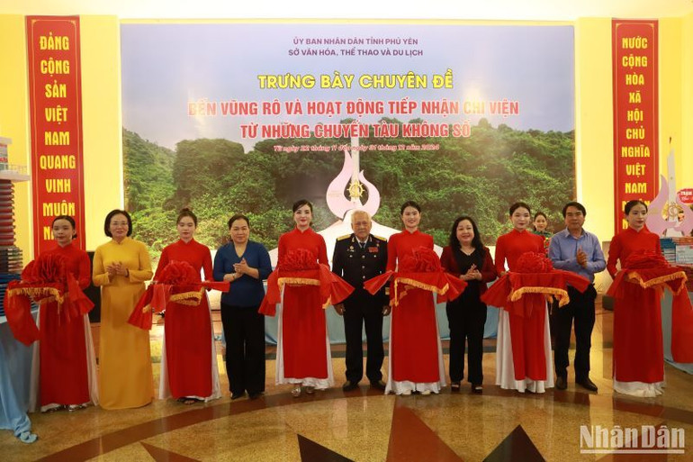 Khai mạc Trưng bày trưng bày chuyên đề “Bến Vũng Rô và hoạt động tiếp nhận chi viện từ những chuyến Tàu Không số”