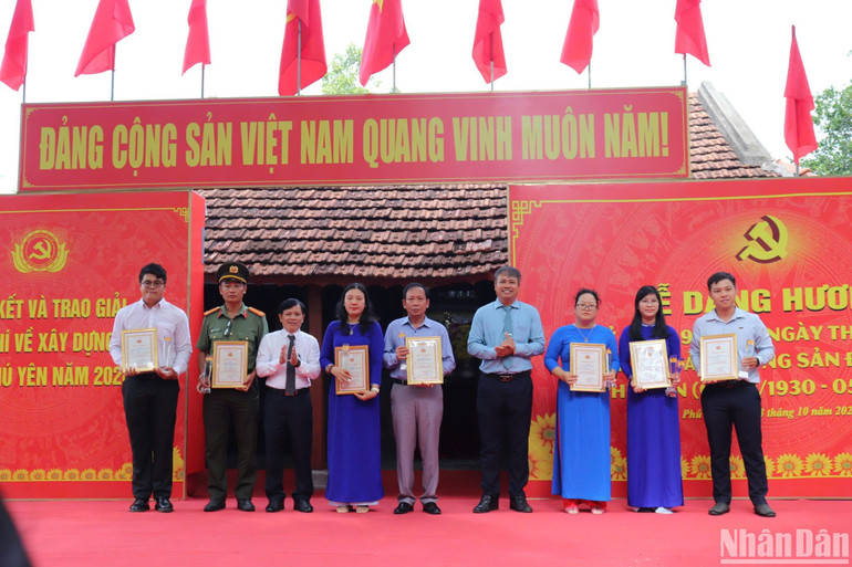 42 tác phẩm được trao Giải về Xây dựng Đảng tỉnh Phú Yên 2024.