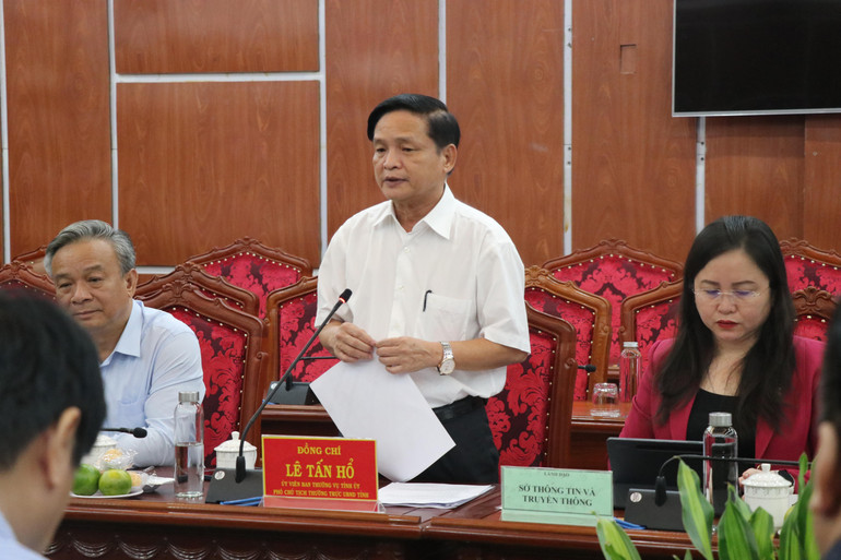 Phó chủ tịch Thường trực UBND tỉnh Phú Yên phát biểu tại buổi làm việc