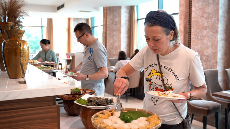 Dù đã tồn tại hàng trăm năm, bánh dân gian Nam Bộ vẫn giữ được sức hấp dẫn đối với thế hệ trẻ và du khách quốc tế.