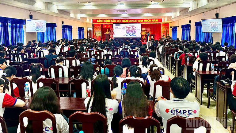 Toàn cảnh Hội nghị.