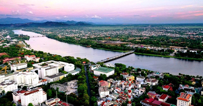 Thừa Thiên Huế hướng đến trở thành thành phố trực thuộc Trung ương vào năm 2025. Trong ảnh: Một góc đô thị Huế nhìn từ trên cao.