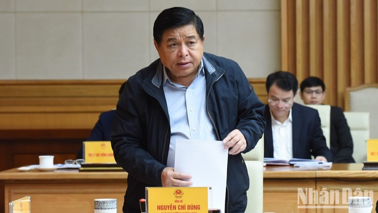 Phó Thủ tướng Nguyễn Chí Dũng phát biểu ý kiến tại phiên họp. (Ảnh: TRẦN HẢI)