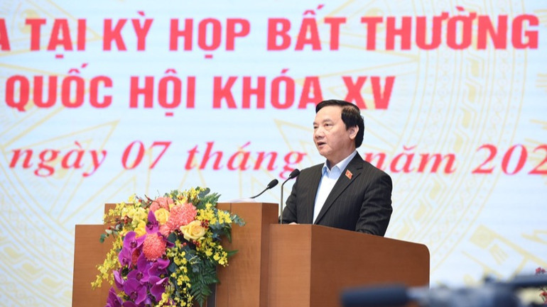 Phó Chủ tịch Quốc hội Nguyễn Khắc Định phát biểu ý kiến tại Hội nghị. (Ảnh: TRẦN HẢI)