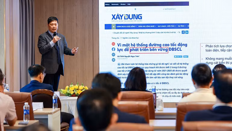 Các kỹ sư, diễn giả trình bày tại hội thảo khoa học. Các kỹ sư, diễn giả trình bày tại hội thảo khoa học.