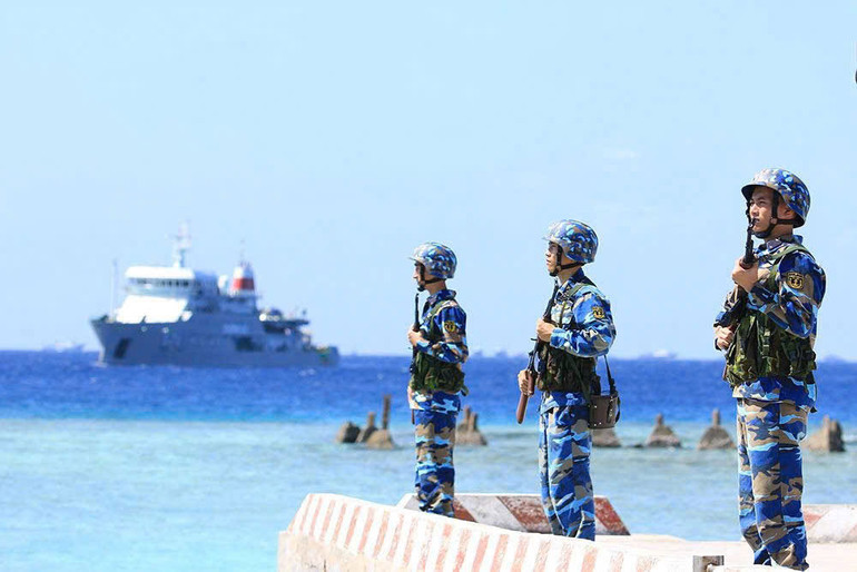 Chắc tay súng bảo vệ chủ quyền biển, đảo của Tổ quốc. (Ảnh: PTB)