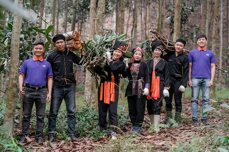 Doanh nghiệp bền vững: Kết hợp tăng trưởng kinh tế với trách nhiệm xã hội và môi trường.