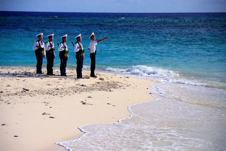 Huấn luyện phát hiện mục tiêu trên biển. (Ảnh: PTB)