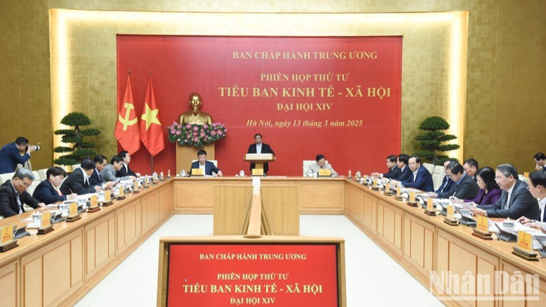 Quang cảnh phiên họp thứ tư Tiểu ban Kinh tế-Xã hội Đại hội lần thứ XIV của Đảng. (Ảnh: TRẦN HẢI)
