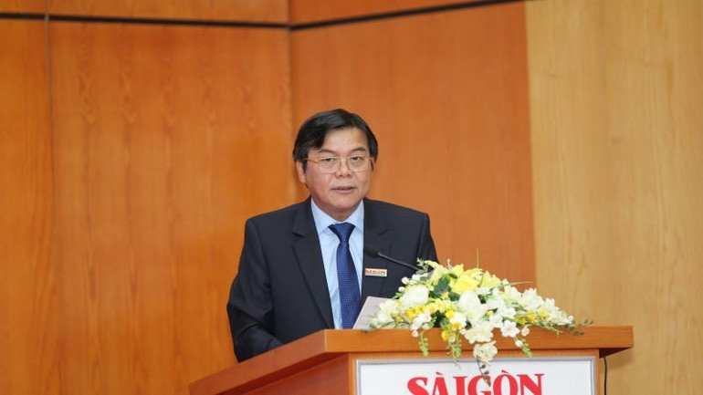 Tổng Biên tập Báo Sài Gòn Giải Phóng Tăng Hữu Phong phát biểu.