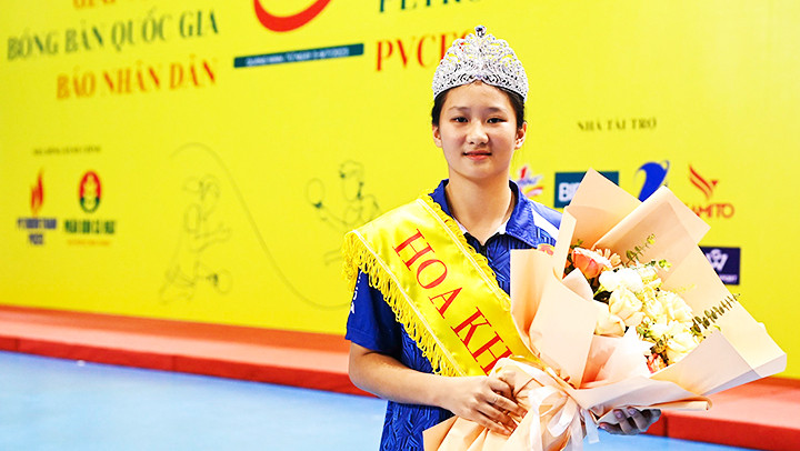 Hoa khôi Giải bóng bàn toàn quốc Báo Nhân Dân lần thứ 41 Trần Diệu Linh. Ảnh: DUY LINH