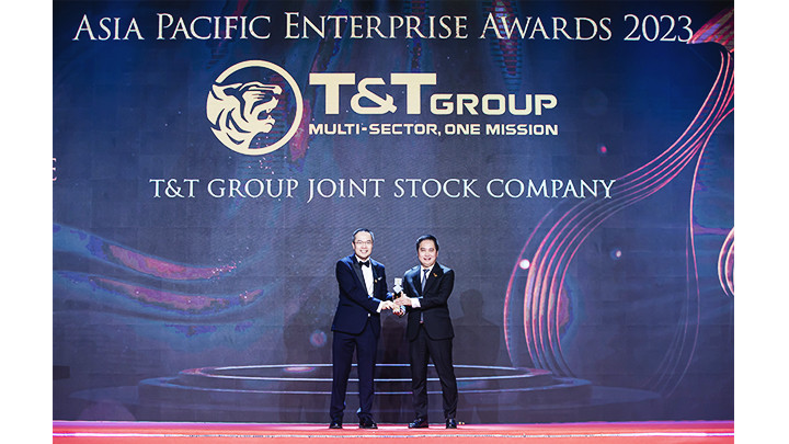 Ông Mai Xuân Sơn (bên phải), Tổng Giám đốc T&T Group đại diện Tập đoàn nhận giải thưởng Doanh nghiệp xuất sắc châu Á 2023. Ông Mai Xuân Sơn (bên phải), Tổng Giám đốc T&T Group đại diện Tập đoàn nhận giải thưởng Doanh nghiệp xuất sắc châu Á 2023.