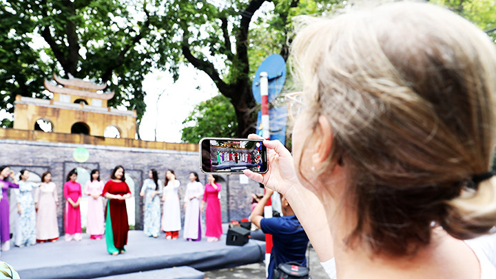 Quảng bá cho hình ảnh du lịch Thủ đô thân thiện, hấp dẫn.