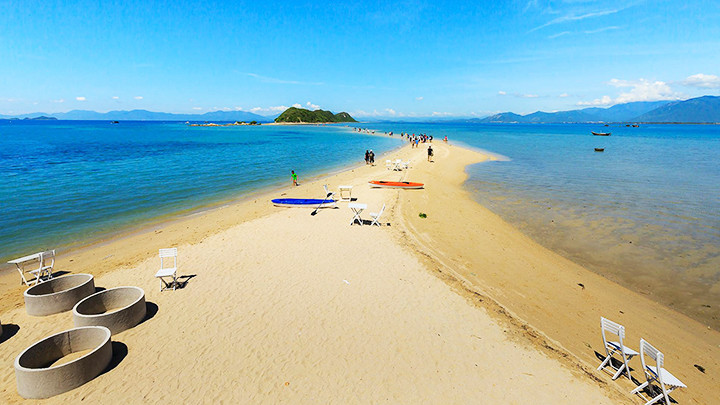 Đảo Điệp Sơn thuộc xã Vạn Thắng (Vạn Ninh, Khánh Hòa).