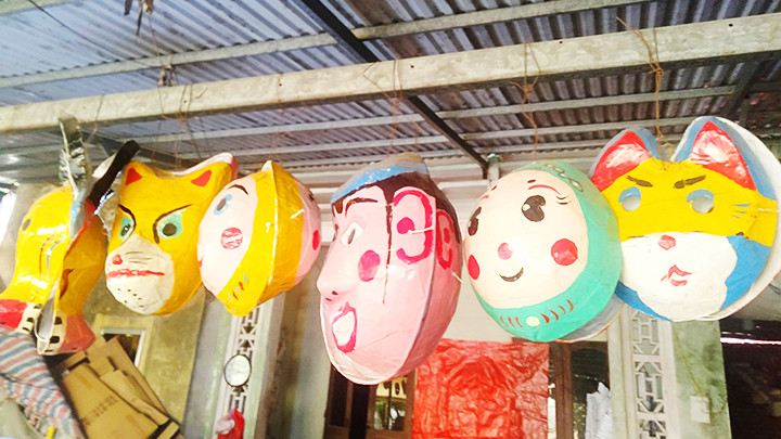 Một số sản phẩm đồ chơi trung thu truyền thống. Một số sản phẩm đồ chơi trung thu truyền thống.