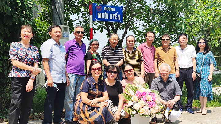 Đường Mười Uyển-một trong năm đường phố mang tên mới. Đường Mười Uyển-một trong năm đường phố mang tên mới.