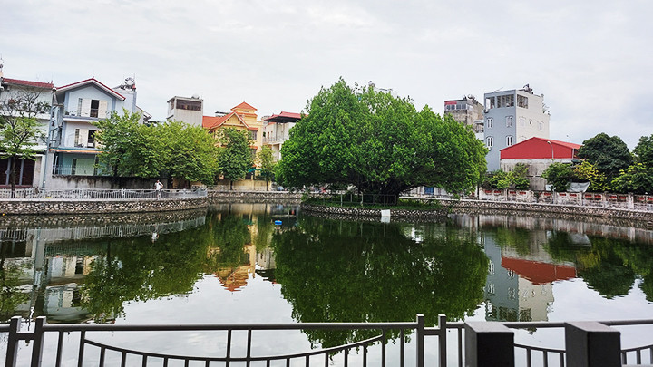 Ao chùa Bà Già sau thời gian cải tạo đã sạch và đẹp hơn trước.