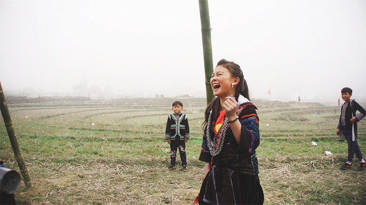 Nụ cười trong sáng của Di. Ảnh: ĐẠO DIỄN CUNG CẤP