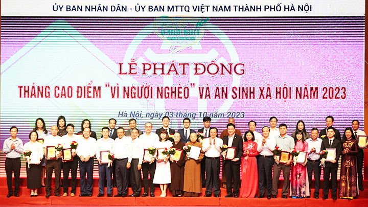 T&T Group là một trong những doanh nghiệp được UBND - Ủy ban MTTQ Việt Nam thành phố Hà Nội vinh danh vì những đóng góp tích cực cho công tác giảm nghèo và an sinh xã hội của địa phương.