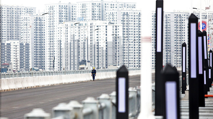 Hệ thống đèn chiếu sáng với 600 cột đèn led đã được hoàn thành. Hệ thống đèn chiếu sáng với 600 cột đèn led đã được hoàn thành.