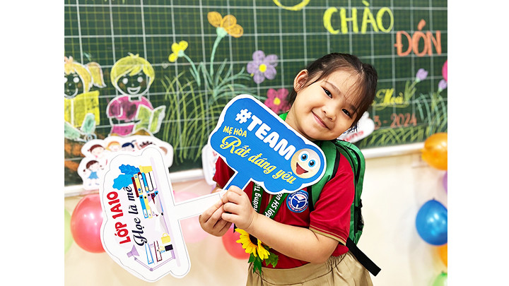 Em vào lớp một.