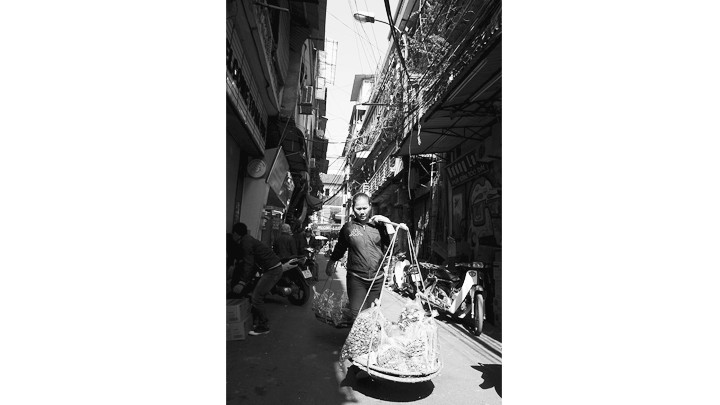 Mưu sinh nơi chợ ngõ.