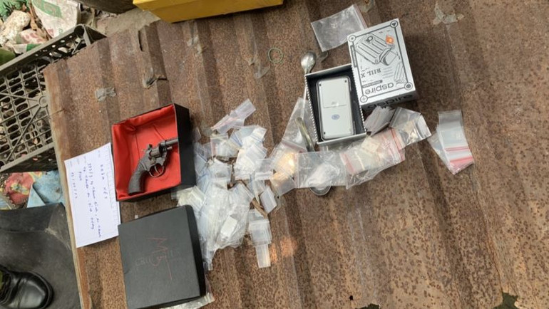 Ma túy và tang vật phạm tội của các đối tượng. Ma túy và tang vật phạm tội của các đối tượng.