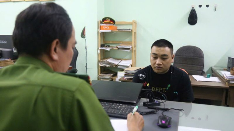 Đối tượng Phan Đức Hiếu bị tạm giữ. Đối tượng Phan Đức Hiếu bị tạm giữ.