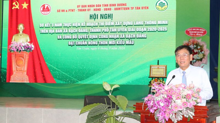 Phó Chủ tịch Thường trực Ủy ban nhân dân tỉnh Bình Dương Mai Hùng Dũng phát biểu ý kiến tại hội nghị.