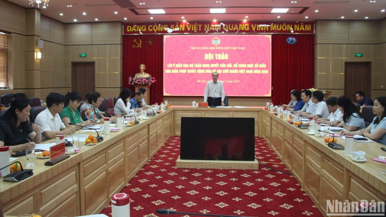 Ông Phan Như Nguyện, Ủy viên dự khuyết Trung ương Đảng, Phó Chủ tịch Thường trực Trung ương Hội Nông dân Việt Nam khẳng định: Việc lấy ý kiến cán bộ, hội viên, nông dân không chỉ phát huy quyền làm chủ, thể hiện nguyện vọng chính đáng của nhân dân.