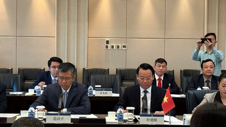 Tại chuyến thăm này, Bộ trưởng Nông nghiệp và Môi trường Đỗ Đức Duy đã hội đàm với bà Tôn Mai Quân, Tổng cục trưởng Tổng cục Hải quan Trung Quốc.