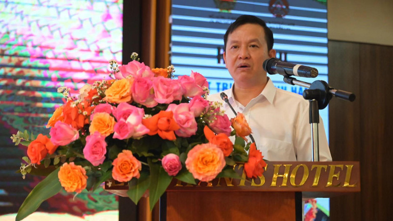 Ông Huỳnh Tấn Đạt, Cục trưởng Cục Trồng trọt và Bảo vệ thực vật (Bộ Nông nghiệp và Môi trường) phát biểu tại hội thảo.