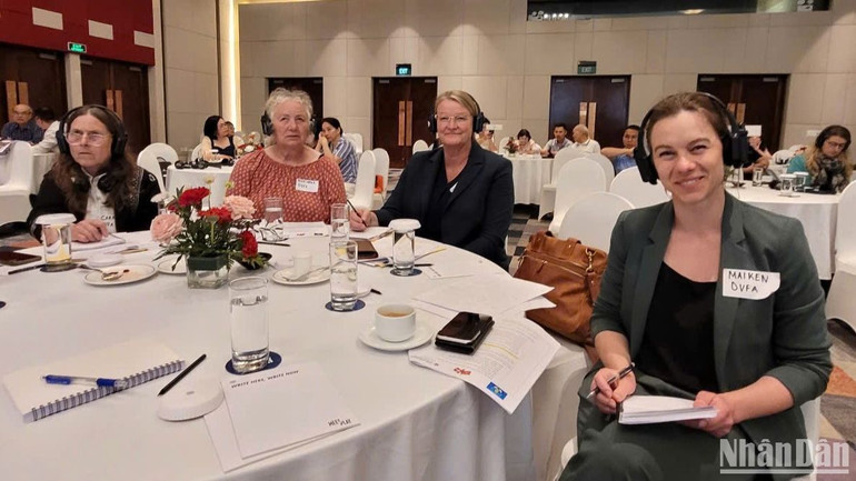 Các chuyên gia Đan Mạch tại Hội thảo "Phát triển Nông nghiệp hữu cơ ở Việt Nam".