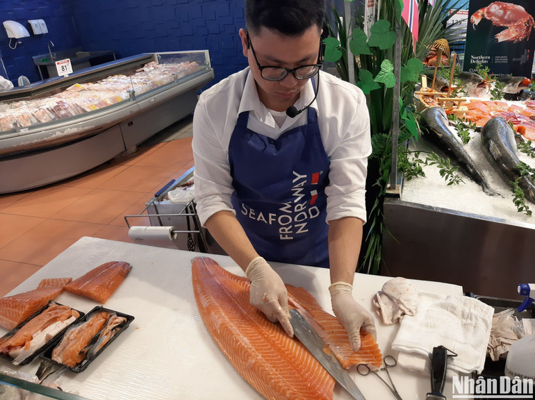 Việt Nam là thị trường đạt tốc độ tăng trưởng về giá trị nhập khẩu hải sản từ Na Uy cao nhất Đông Nam Á. Việt Nam là thị trường đạt tốc độ tăng trưởng về giá trị nhập khẩu hải sản từ Na Uy cao nhất Đông Nam Á.