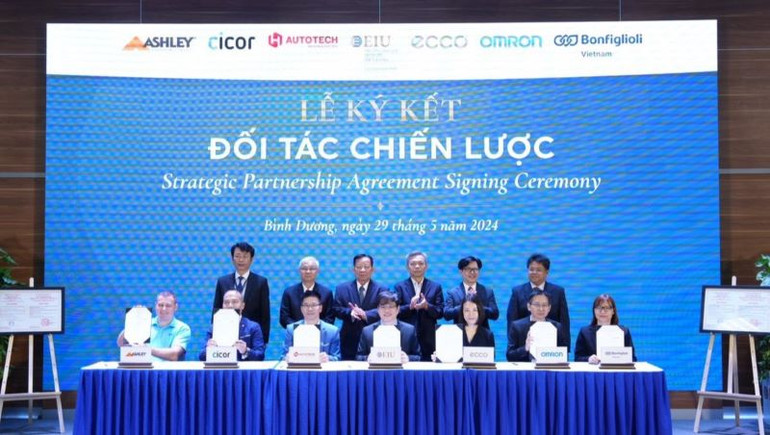Trường đại học Quốc tế Miền Đông ký kết đối tác chiến lược với các doanh nghiệp.