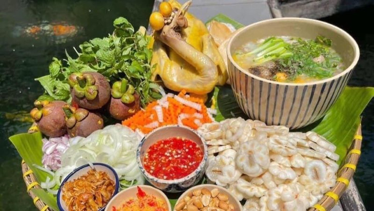 Đặc sản gỏi gà măng cụt của tỉnh Bình Dương.