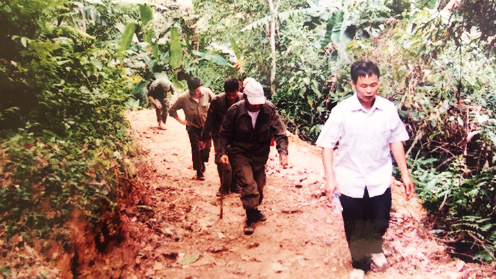 Đoàn khảo sát cắm mốc biên giới Hà Giang. Ảnh: NHÂN VẬT CUNG CẤP
