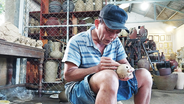 Phước Tích vẫn giữ được nghề gốm đặc sắc.