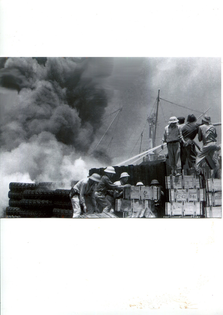 Cứu kho hàng ở cảng Hải Phòng.